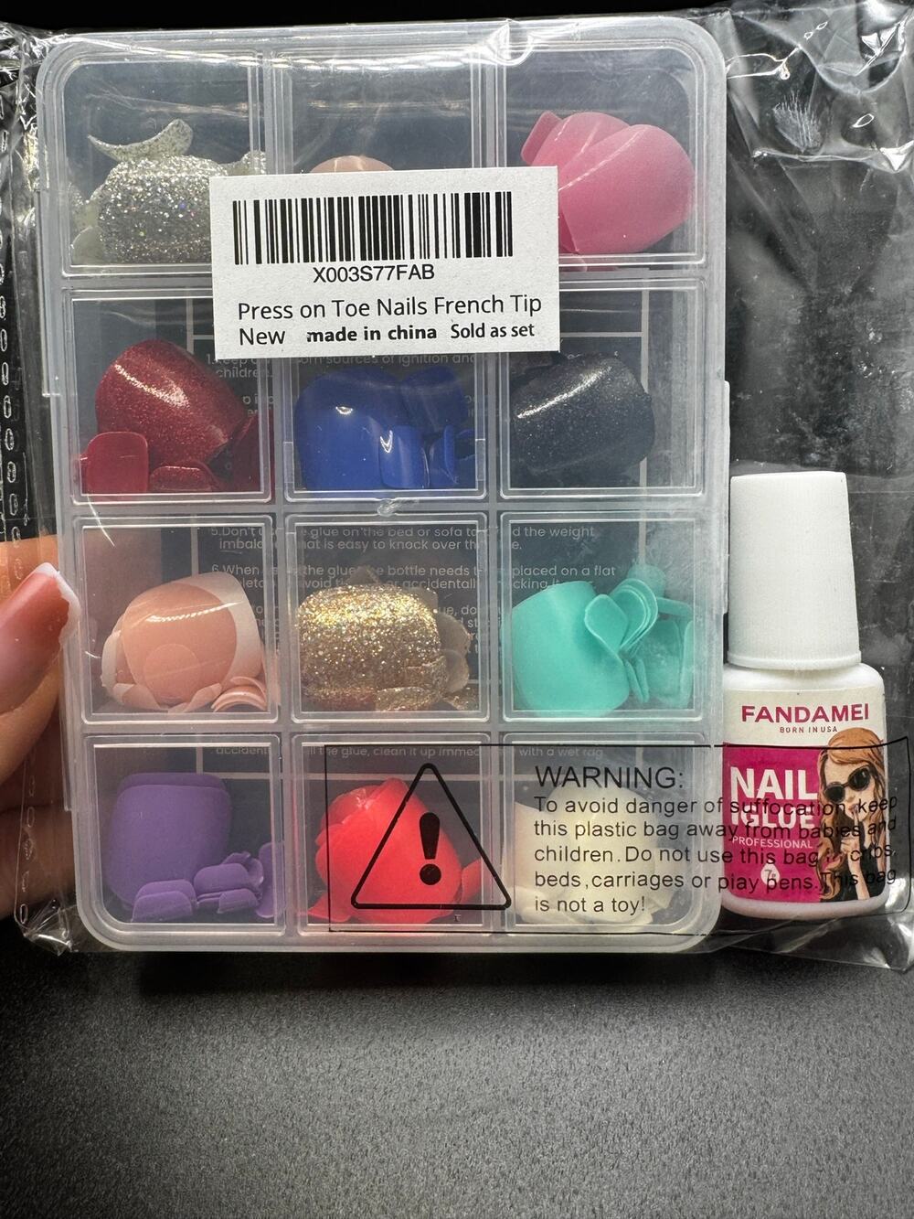 NWT Set Of Press-On Toe Nails & Nail Glue In Plastic Hard Case